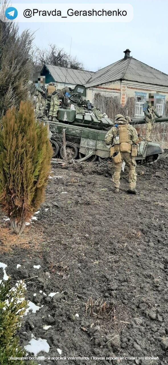 Українські захисники зупинили на Харківщині техніку окупантів.