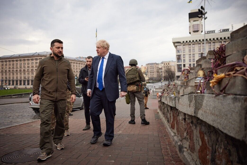 Політики відвідали Алею Героїв Небесної Сотні та меморіал