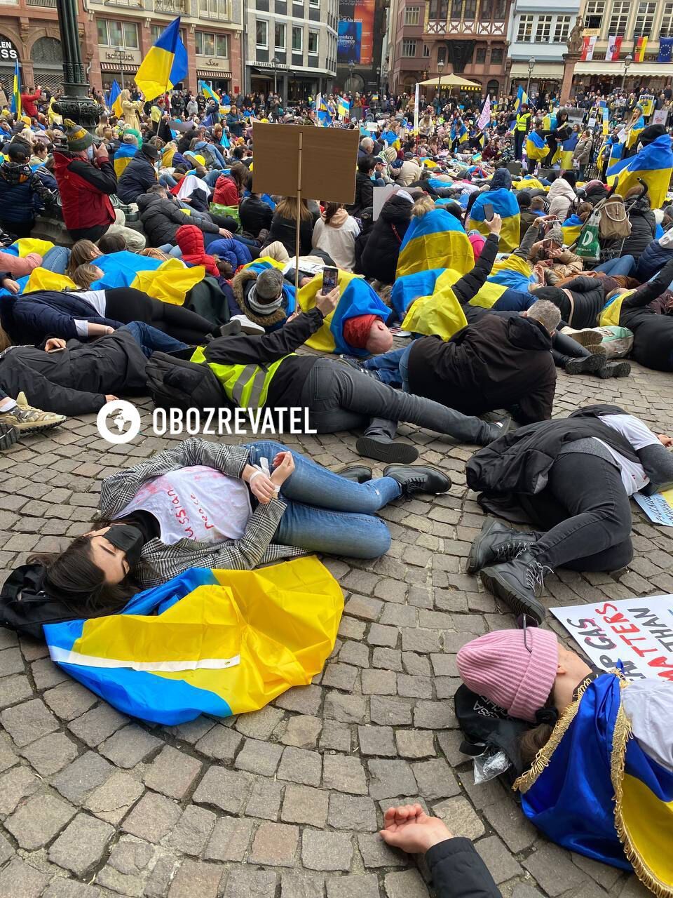 Участники акции потребовали остановить войну в Украине