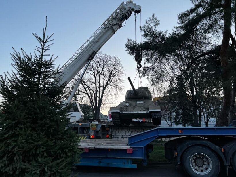 Рішення про демонтаж пам'ятника ухвалив виконком