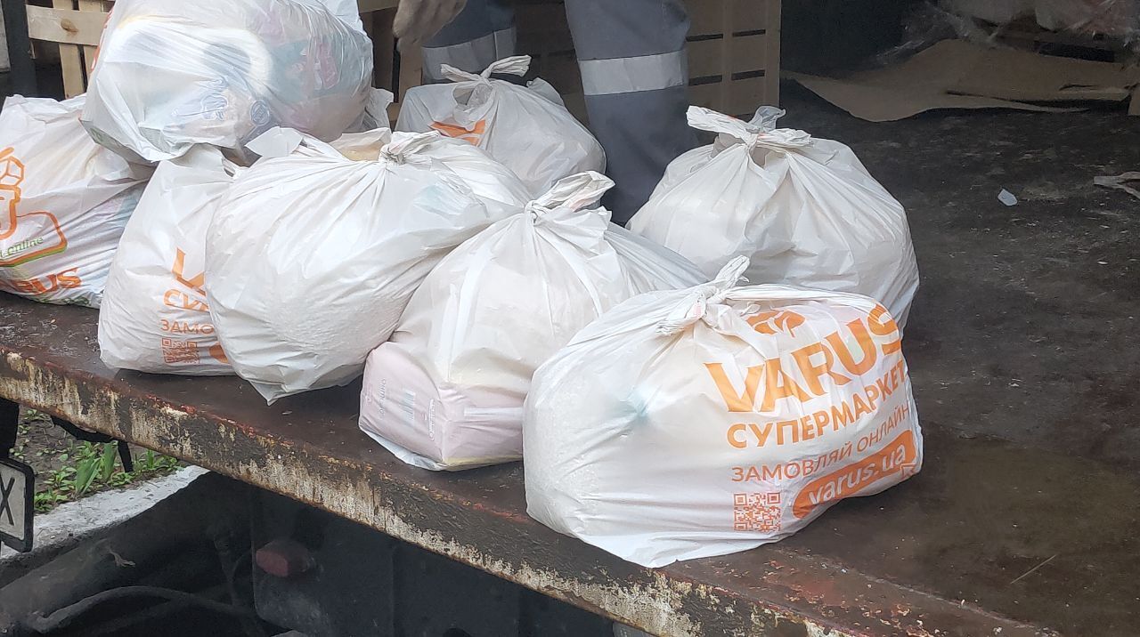 Хороша ініціатива від мережі супермаркетів VARUS допомагати підопічним терцентру та немобільним людям, які не виходять за межі свого житла