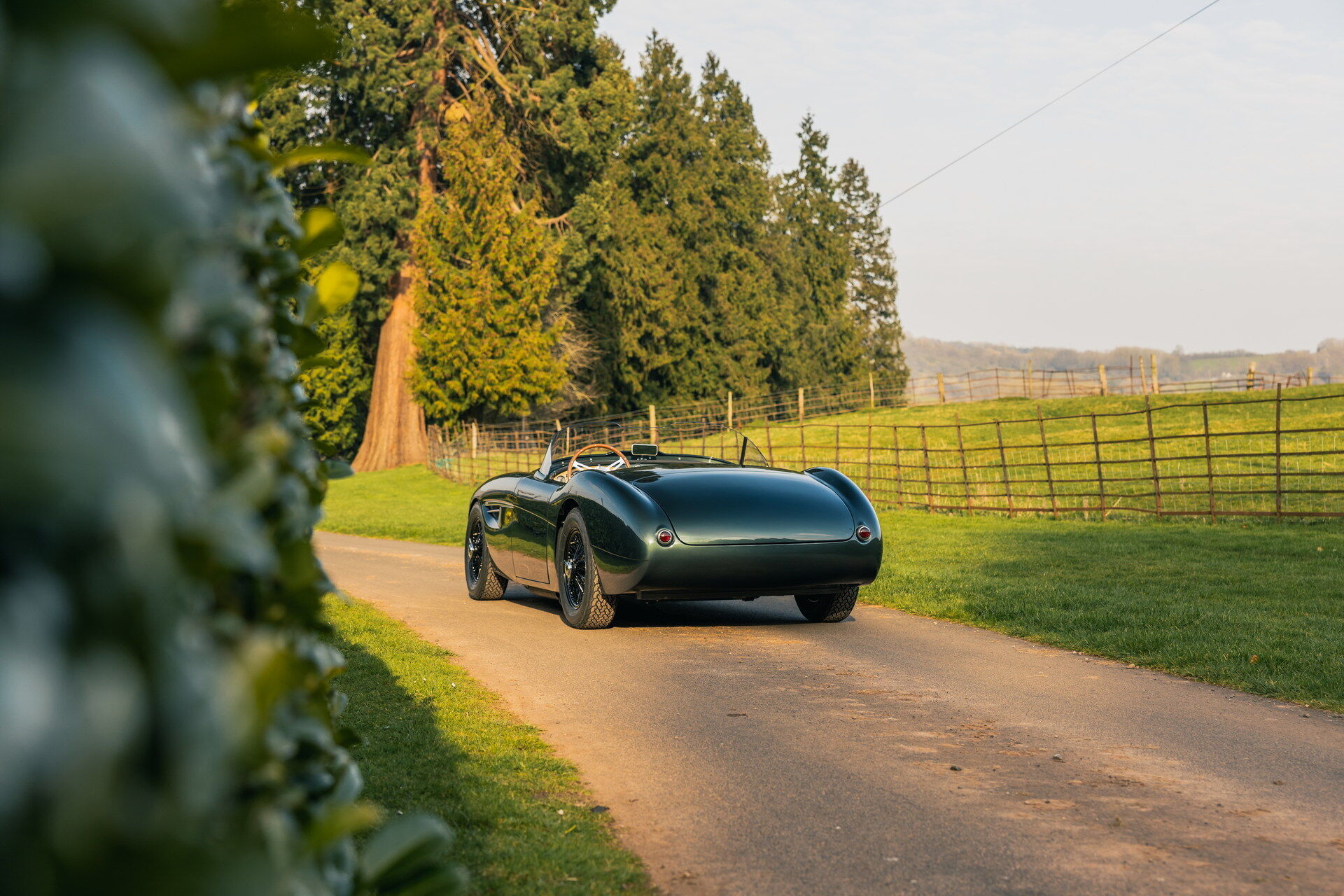 Візуально ретомод Austin Healey 100 буде відповідати вигляду оригіналу, що випускався в період з 1953 по 1958 рік