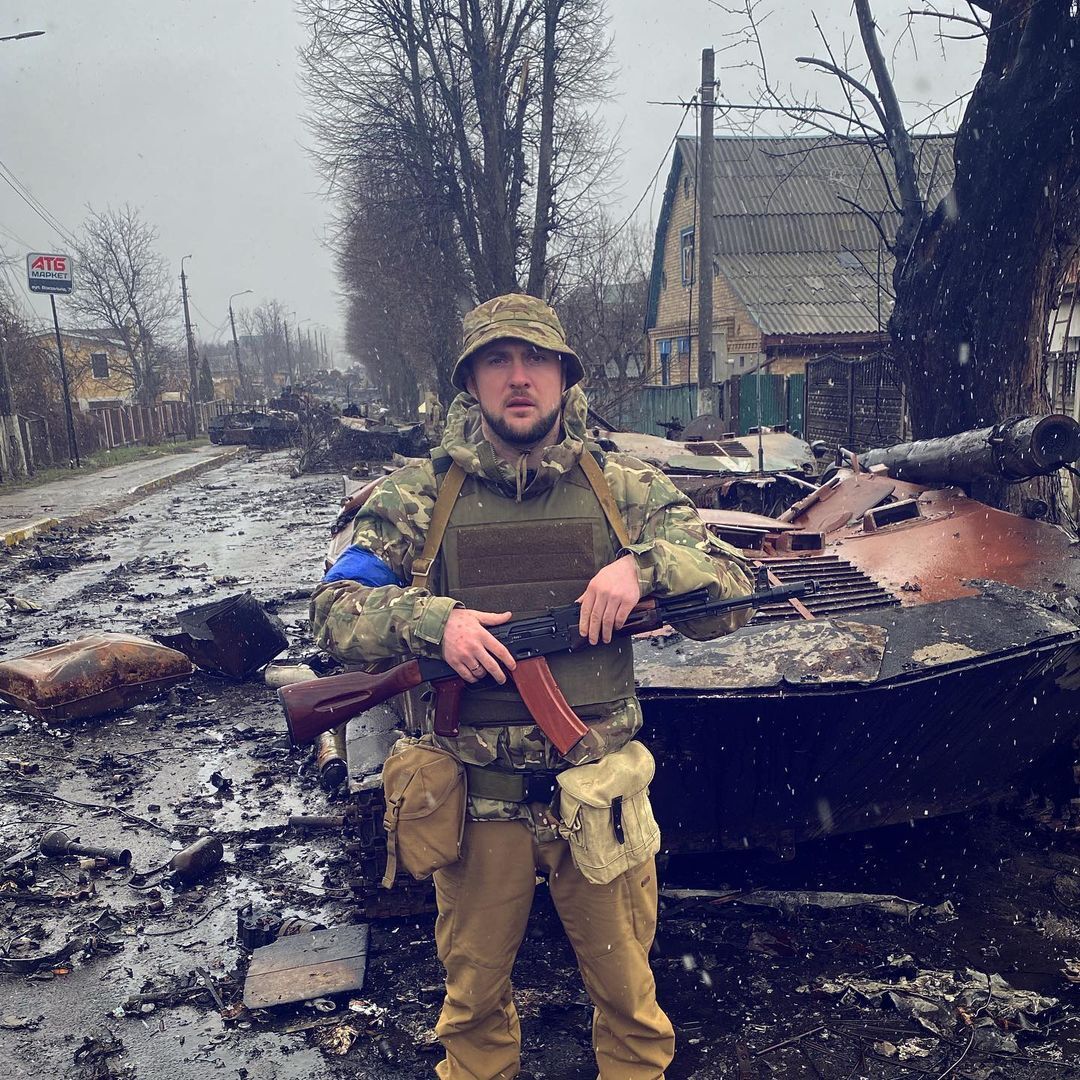 Рэпер Ярмак показал, какой "подарок" оккупанты оставили его соседям в Киевской области