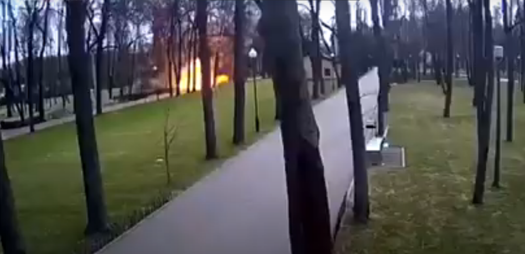 Обстрел парка Горького в Харькове попал на видео