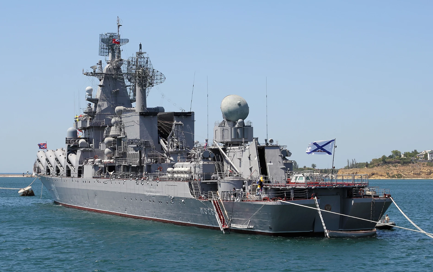 В России подтвердили пожар на крейсере 