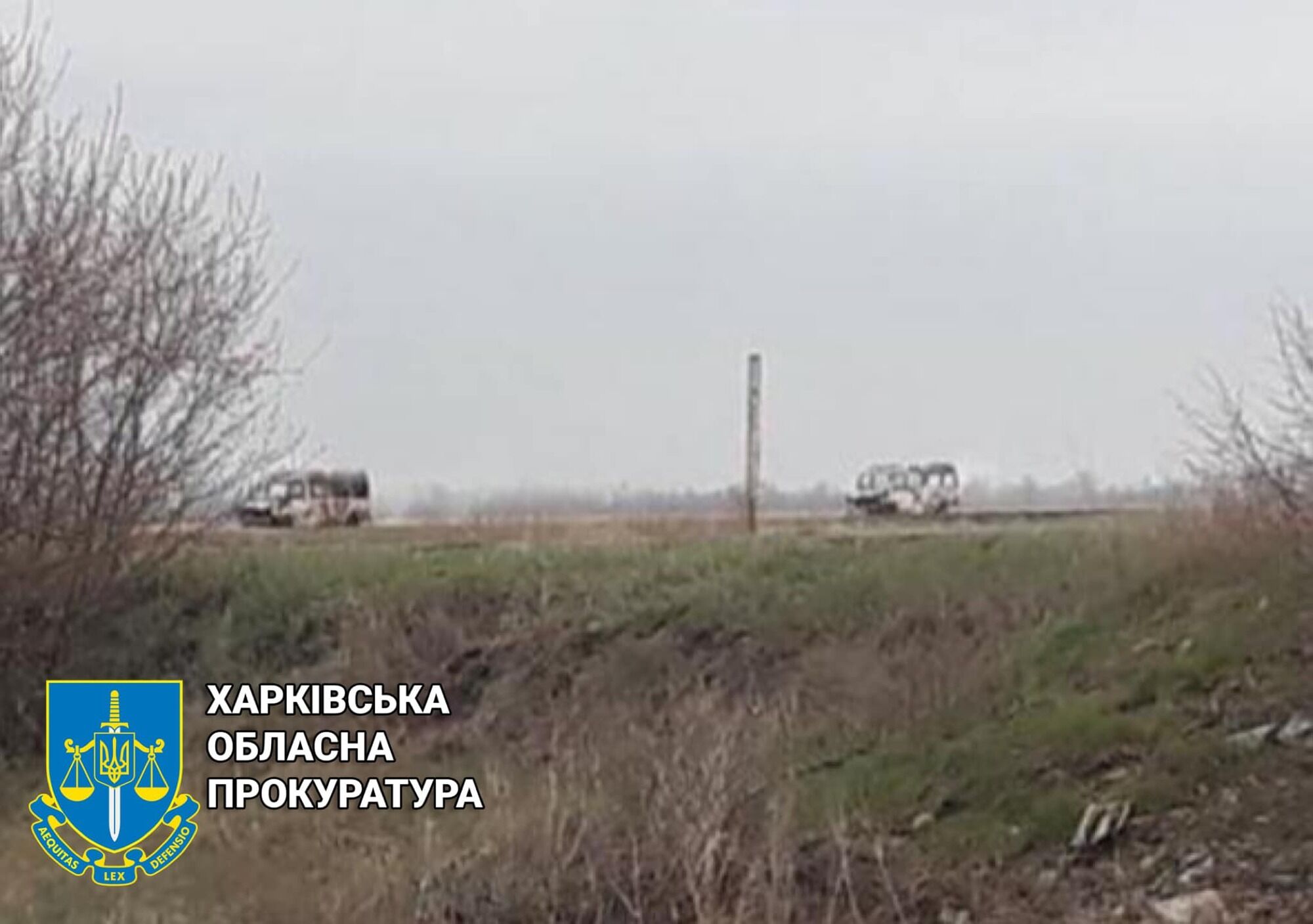 Російські окупанти на Харківщині обстріляли евакуаційні автобуси.