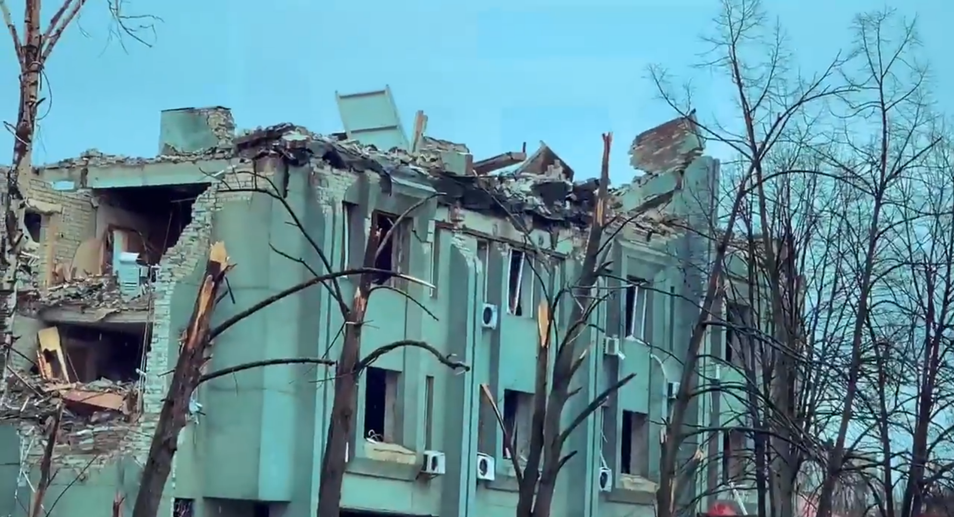Зруйнована будівля у Чернігові