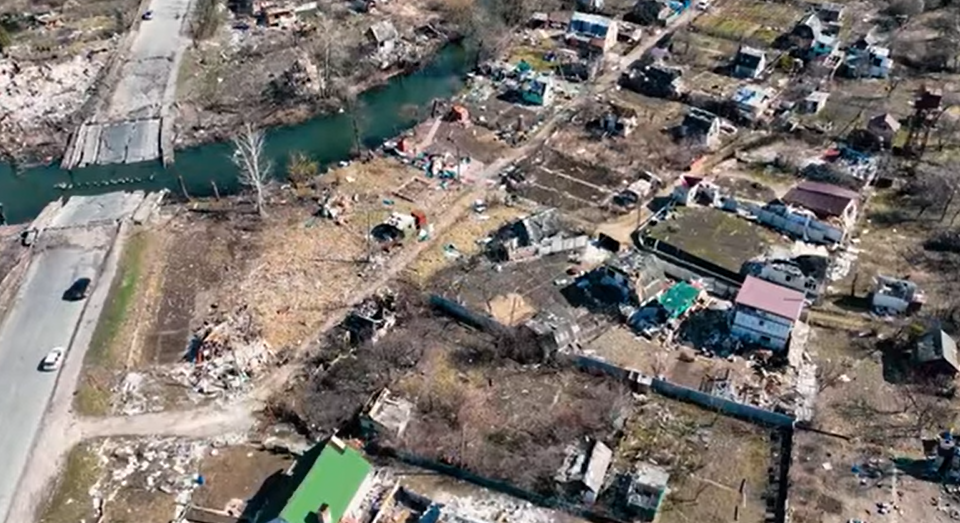 Как выглядит Чернигов после массированных бомбардировок: в сети показали видео с дрона