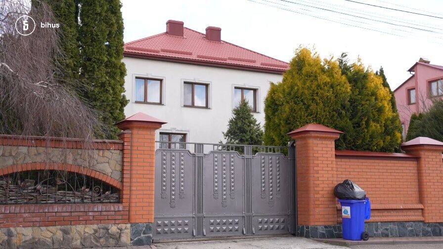 Будинок у Сокільниках, який записаний на колишню дружину Козака.