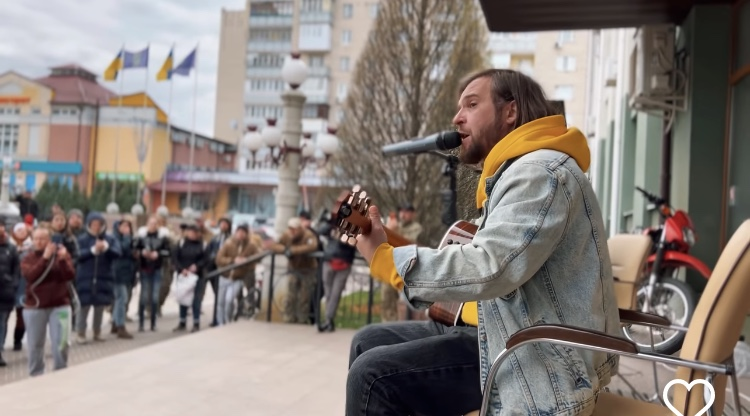 "Без Обмежень" выступили 17 апреля в центре Ирпеня