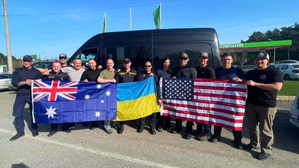 Спасатели из США, Австралии, Германии и Польши прибыли в Украину.