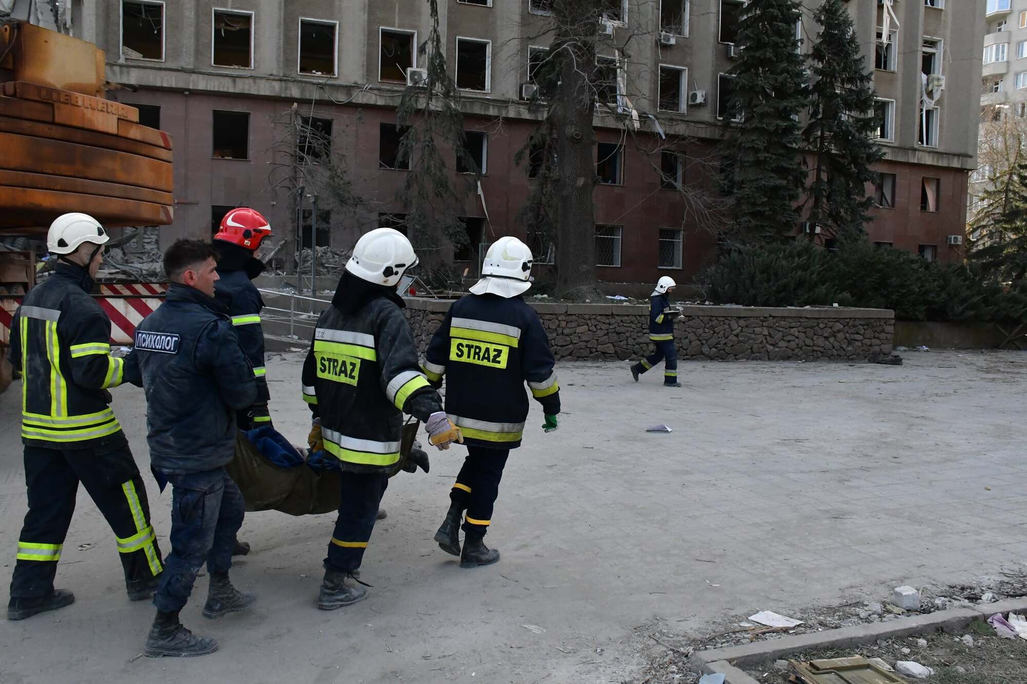 Рятувальники дістали тіла вже 30 загиблих, ще один помер у лікарні.