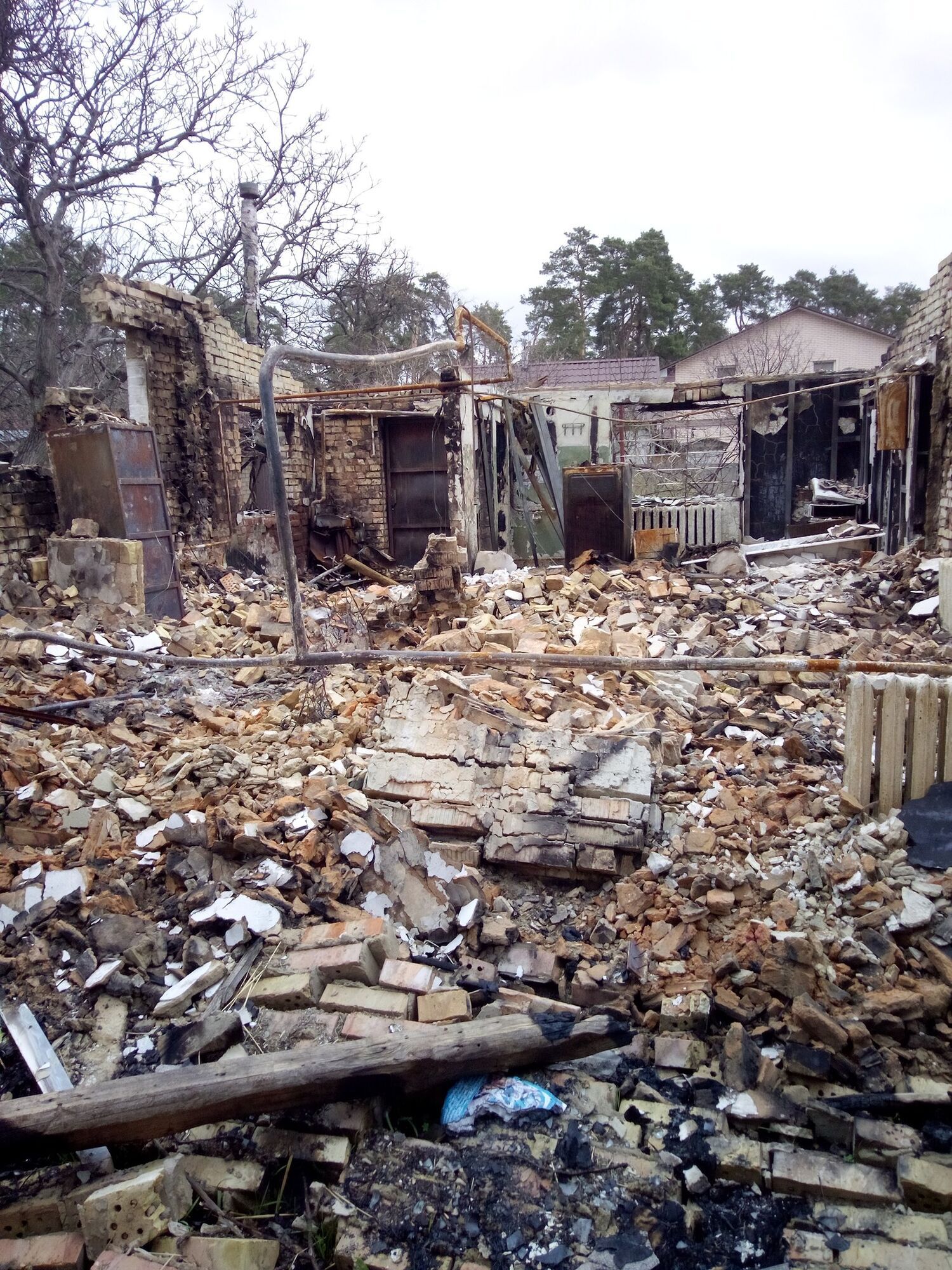 Дом полностью разрушен в результате атаки оккупантов.