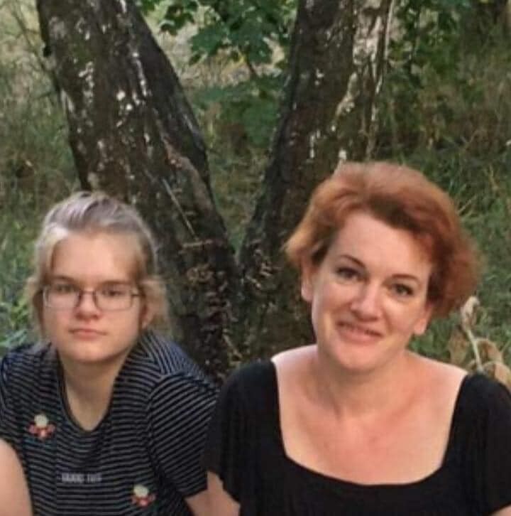 Аня с мамой Тамилой
