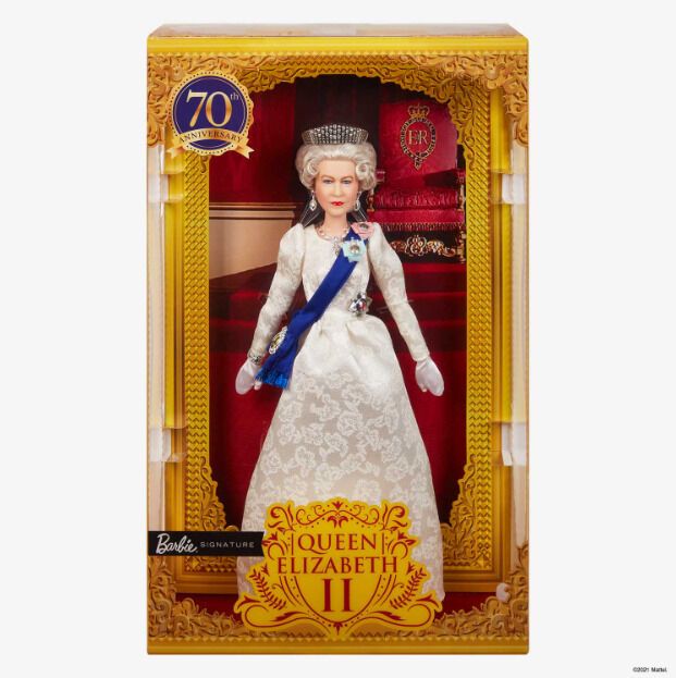 Королеві Єлизаветі ІІ присвятили ляльку Барбі.
