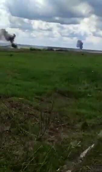 ВСУ двумя выстрелами уничтожили вражеские вертолеты Ка-52 и Ми-8. Видео