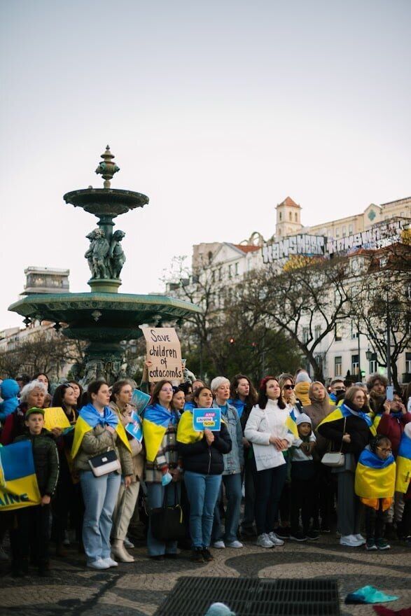 У Португалії провели масштабну акцію із закликом врятувати Маріуполь. Фото