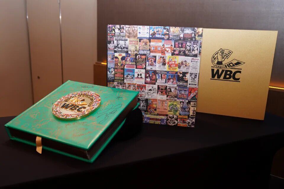 Книга від WBC присвячена боксу