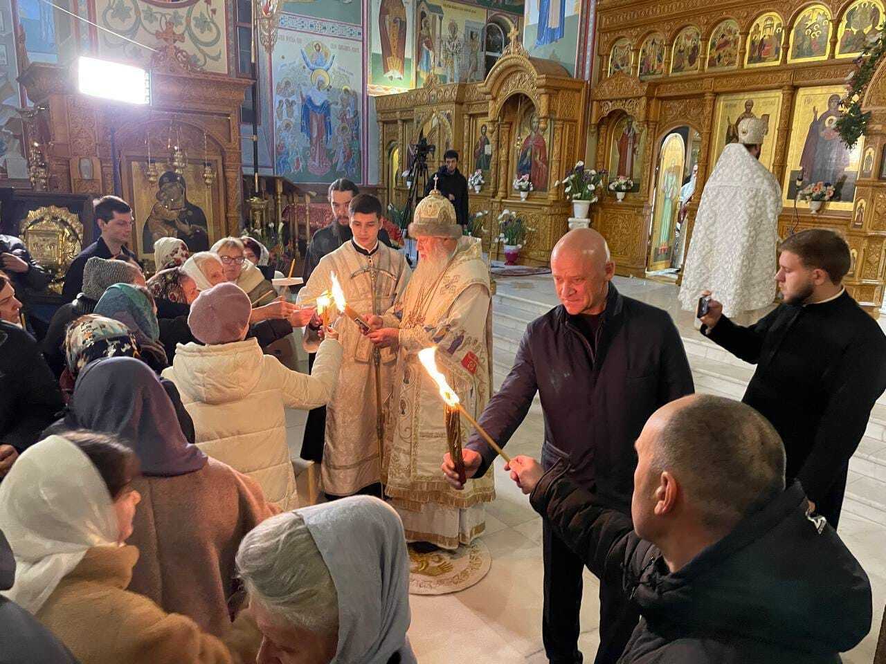 В Одессе встретили Благодатный огонь