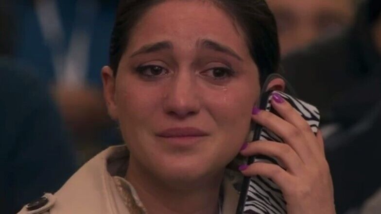 Журналістка, яка була на пресконференції, розплакалася.