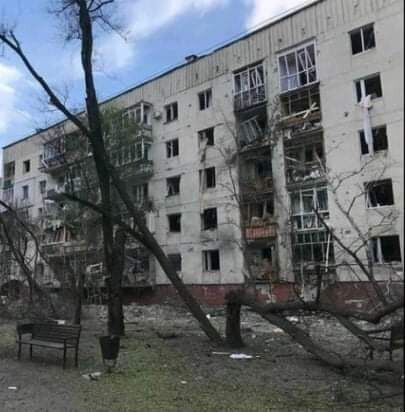 23 апреля путинская армия 12 раз обстреливала мирные кварталы городов на Луганщине