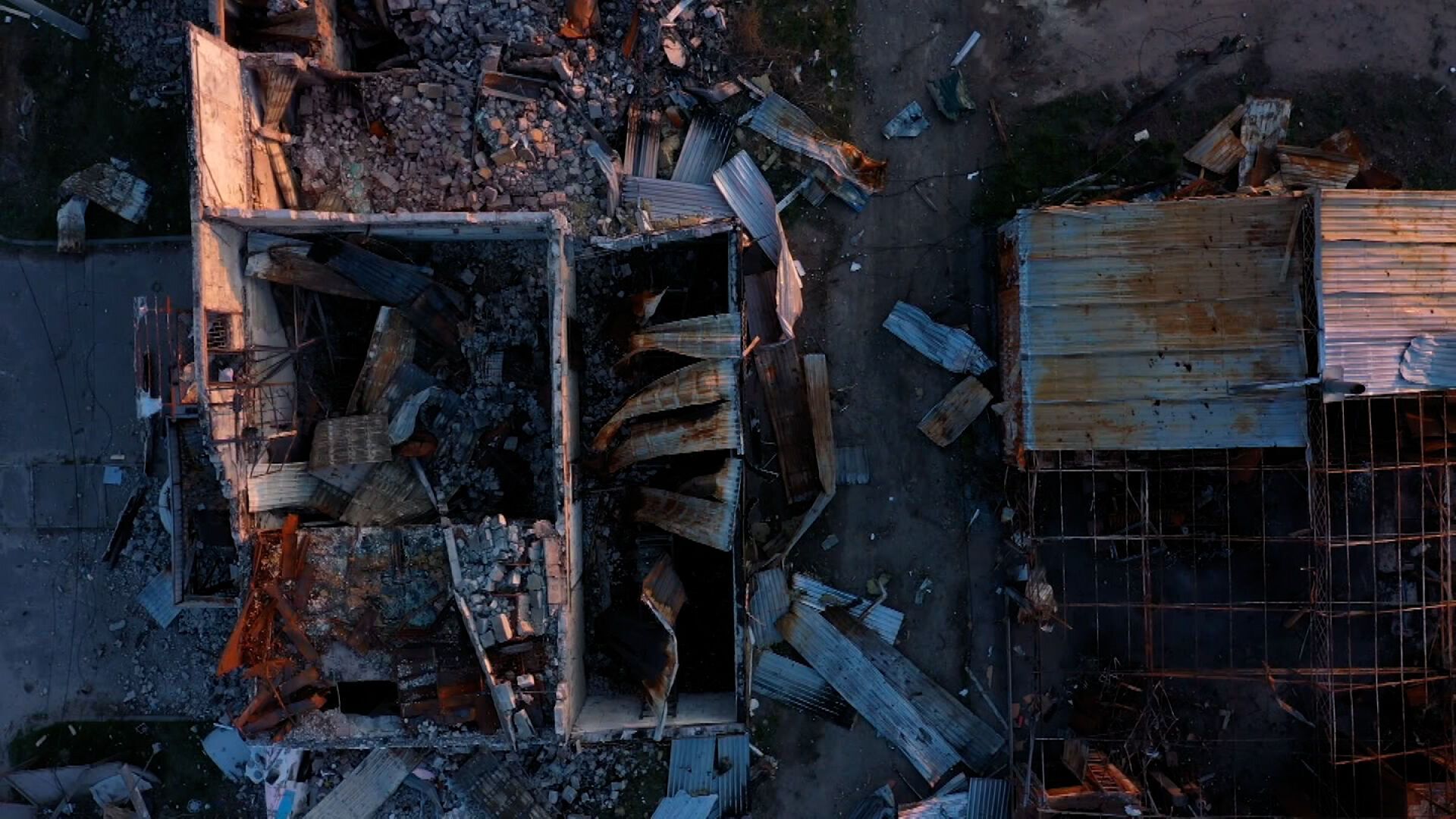 В Горенке из-за вражеских обстрелов дотла сгорело более сотни домов