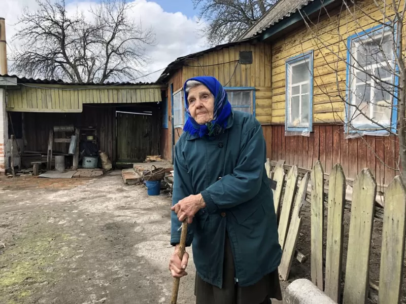 Жителька села Сеньківка Лідія Білоусова