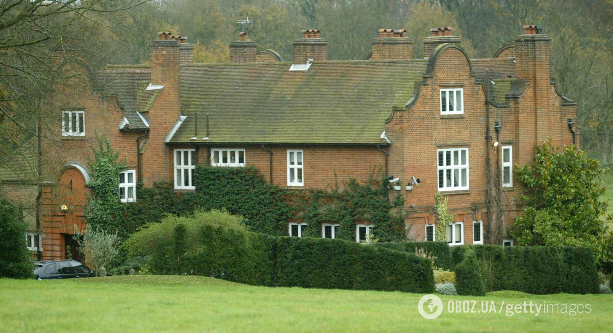 Оззи и Шэрон Осборны купили дом в Бакингемшире в 1993 году