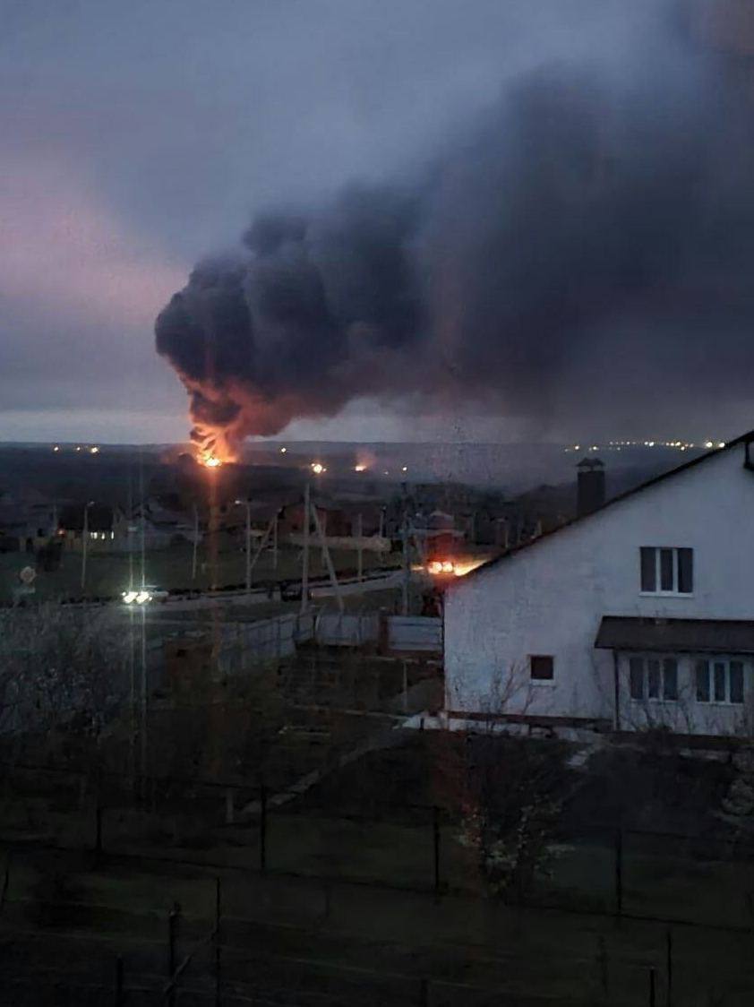 Пожар якобы на складах боеприпасов в Белгородской области
