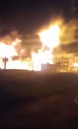 Оккупанты обстреляли Днепропетровщину ночью, вспыхнул пожар: есть пострадавший. Видео