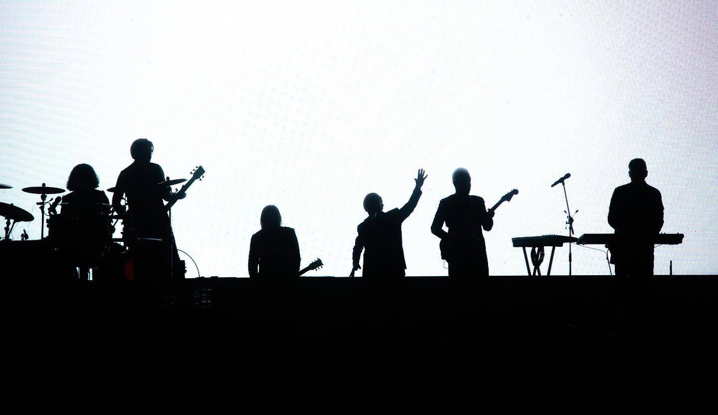 Группа отменила концерт из-за баннера с символом "Z".