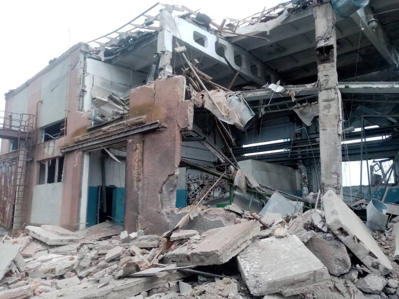 Рашисти обстріляли будівельний комбінат на Миколаївщині