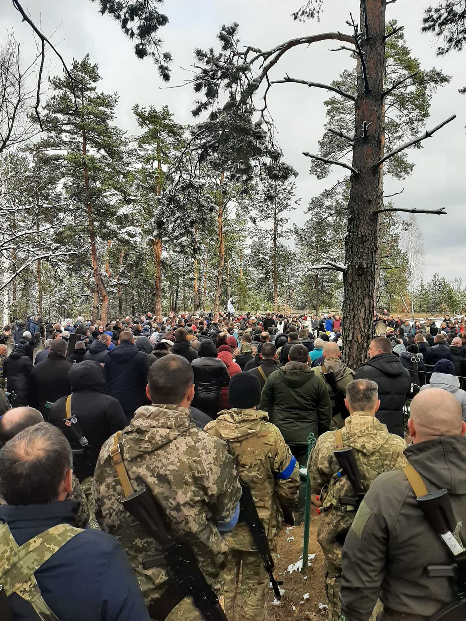 На поховання прийшло все село.