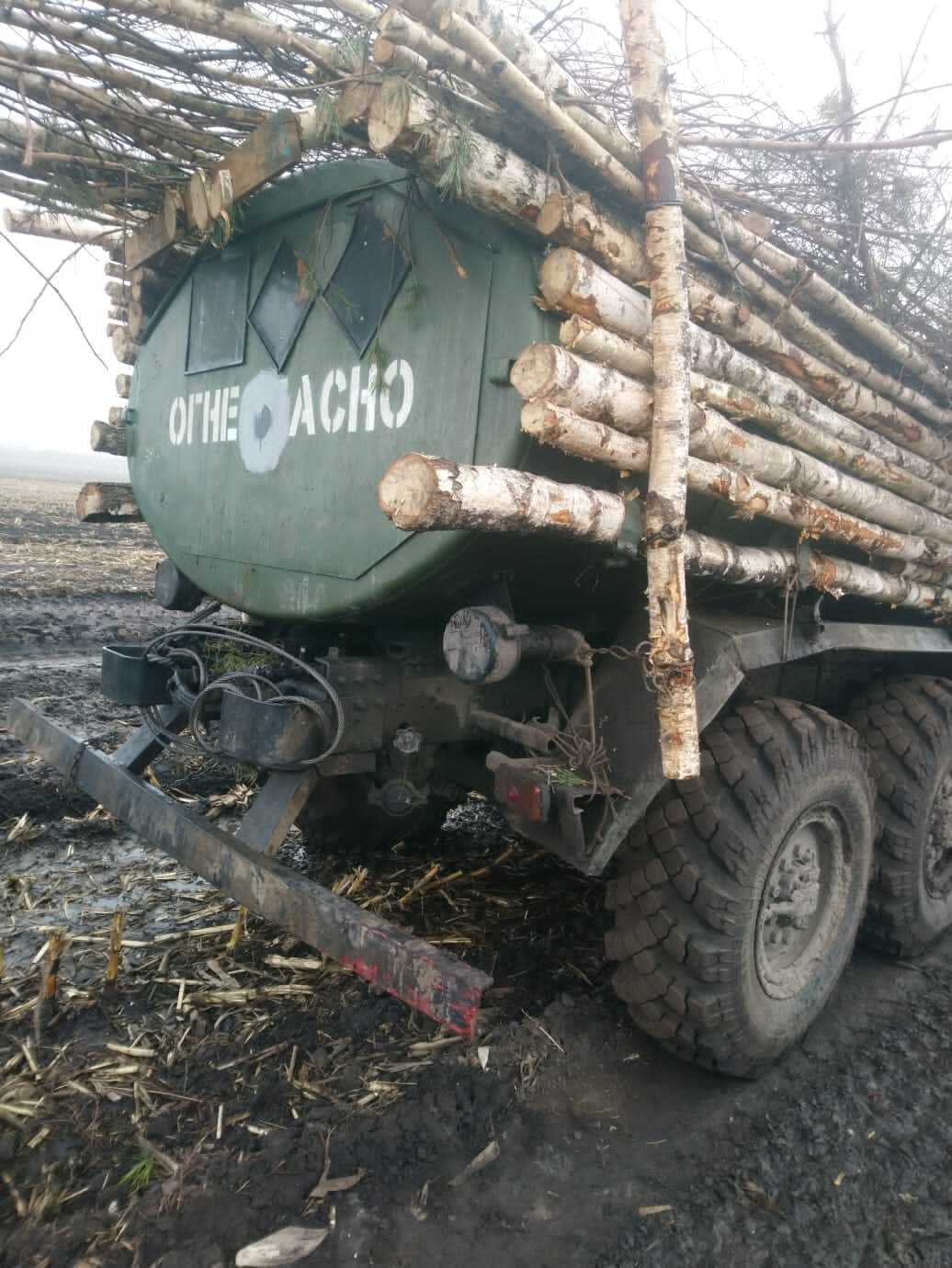 Дерев'яна броня не врятувала машини супротивника