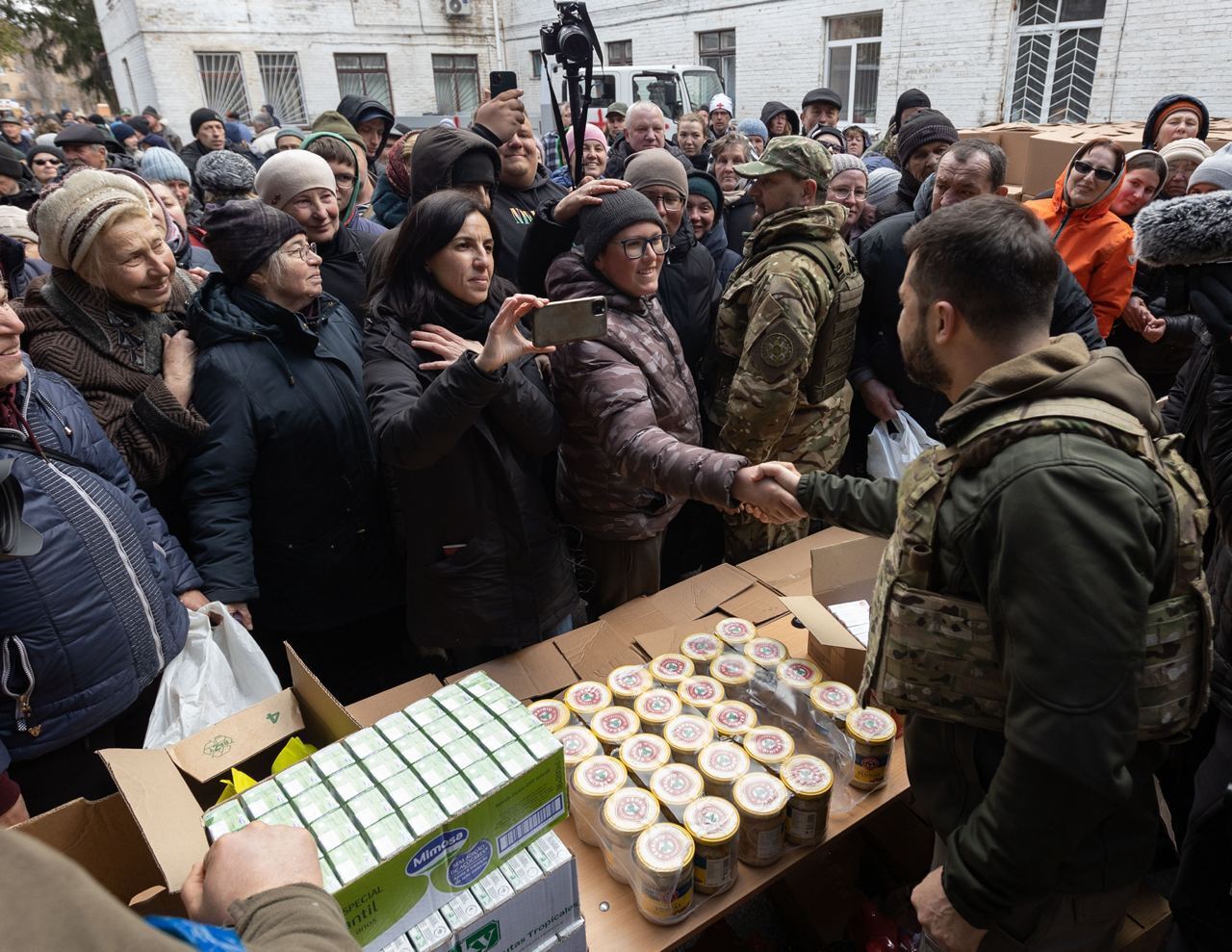 Зеленський поспілкувався з бучанцями