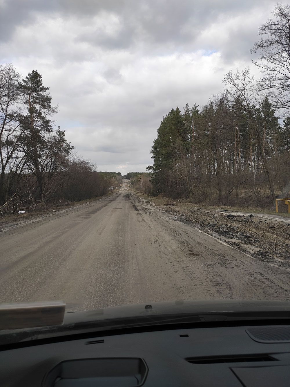 Який вигляд мають території неподалік від ЧАЕС після втечі російської армії