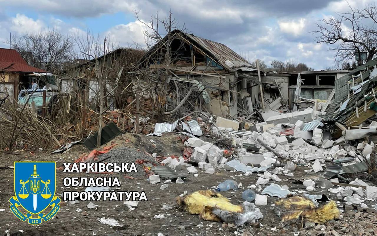 Через обстріл окупантів загинули двоє людей у Чугуєві.