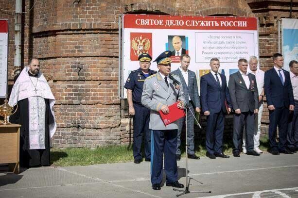 Зрадник віддавав накази бомбити міста, де жили його рідні