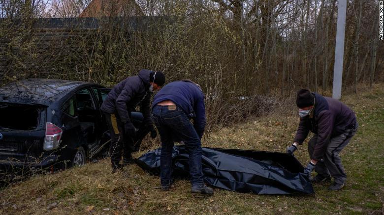 Оккупанты застрелили мужчину прямо в автомобиле в Бородянке.