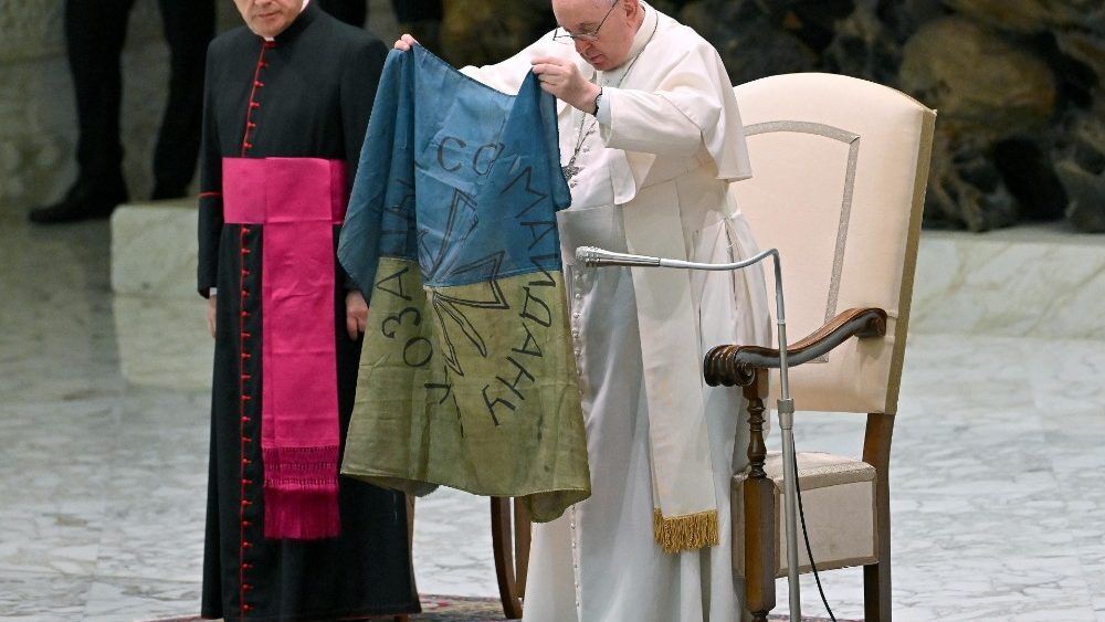 Папа Римский осудил зверские убийства мирных жителей в Буче