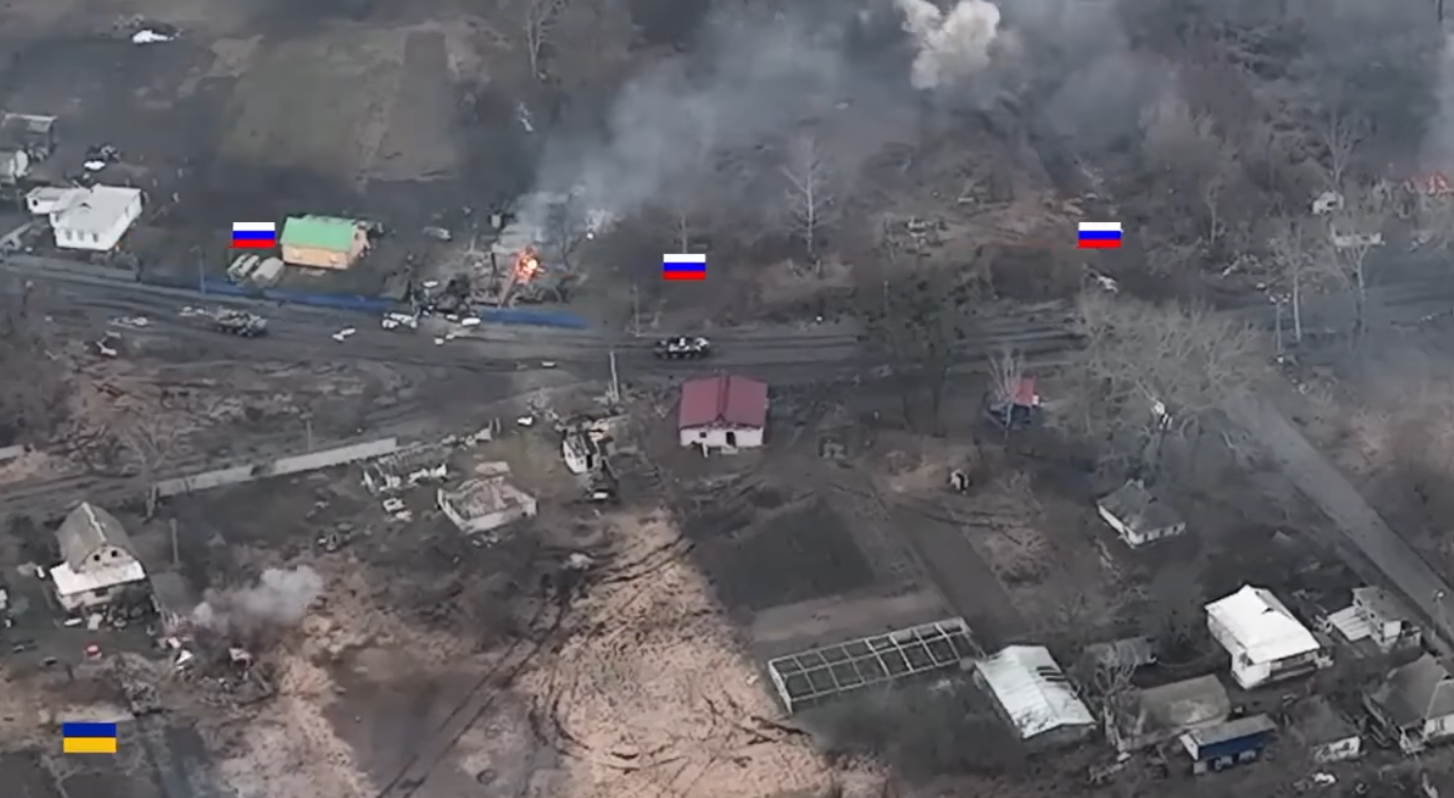 Український танк дав бій ворожій колоні.