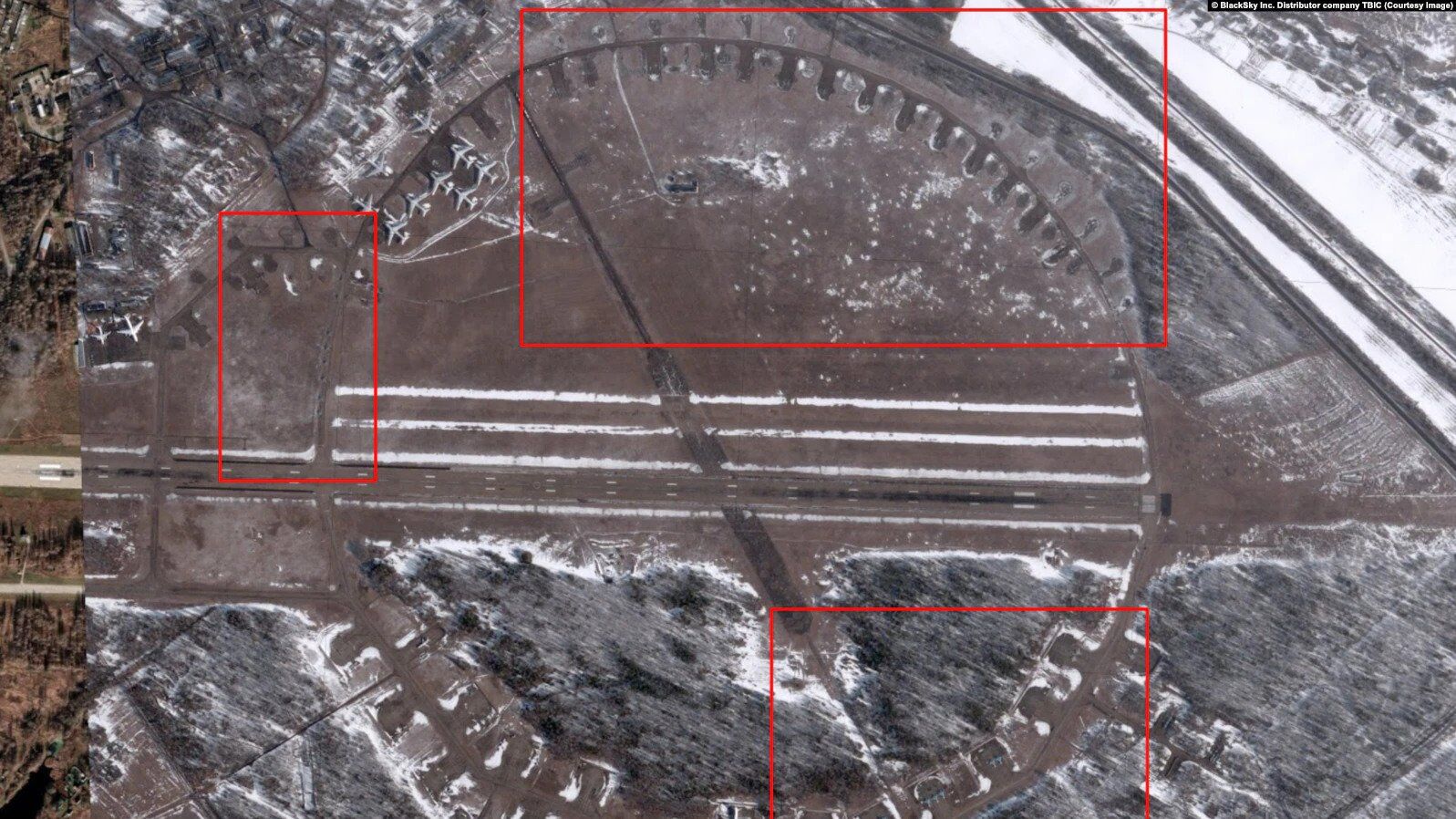 Спутниковый снимок аэропорта Сеща в Брянской области от 6 апреля 2022 года