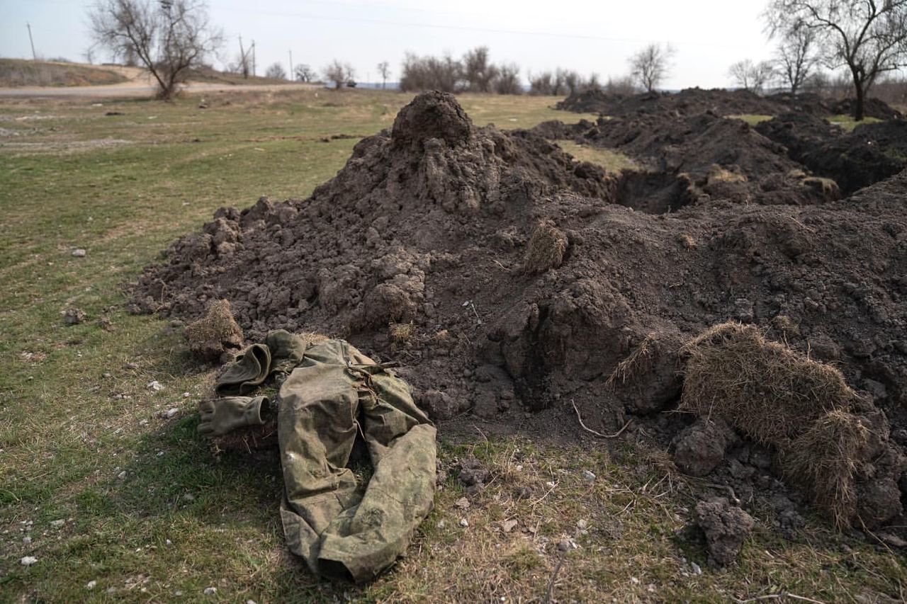 На Миколаївщині російські окупанти катували вчителя математики: згодом чоловіка вбили