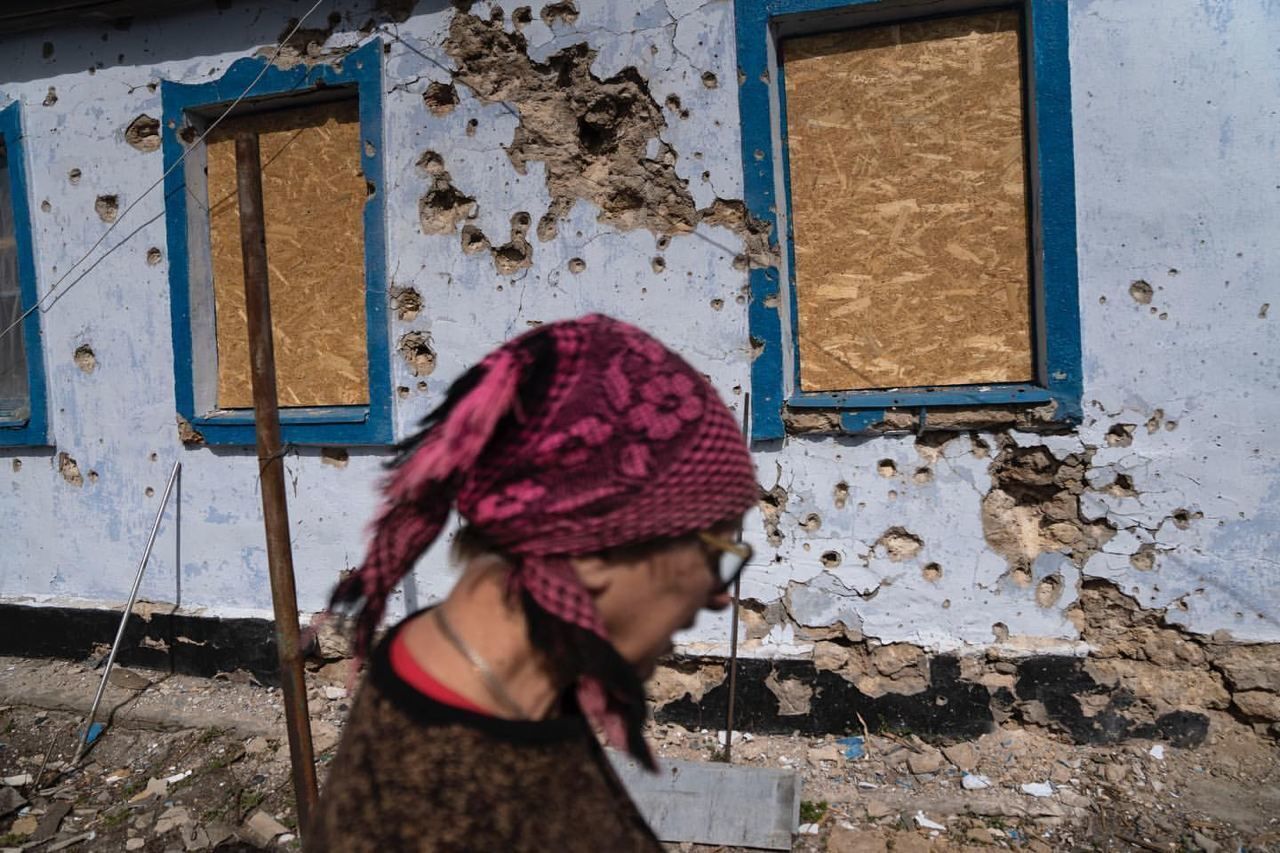 Дом жительницы села, обстрелянный оккупантами