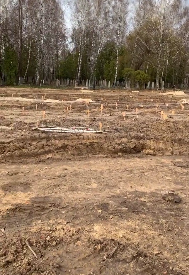 У мережі показали цвинтар у Чернігові, де ховають убитих окупантами цивільних.