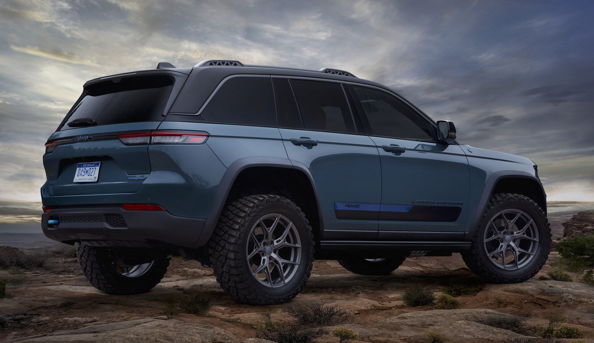 Jeep Grand Cherokee Trailhawk 4xe Concept оснащен гибридным силовым агрегатом PHEV