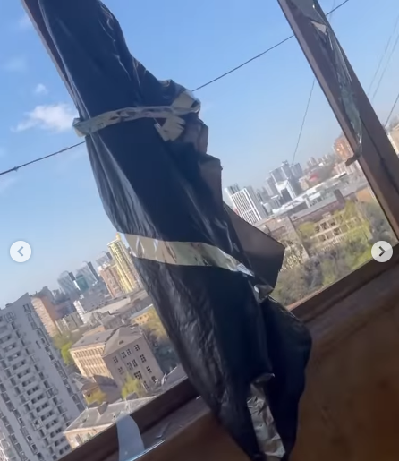 KRUTЬ опубликовала видео из своей квартиры, пострадавшей в результате ракетных обстрелов Киева