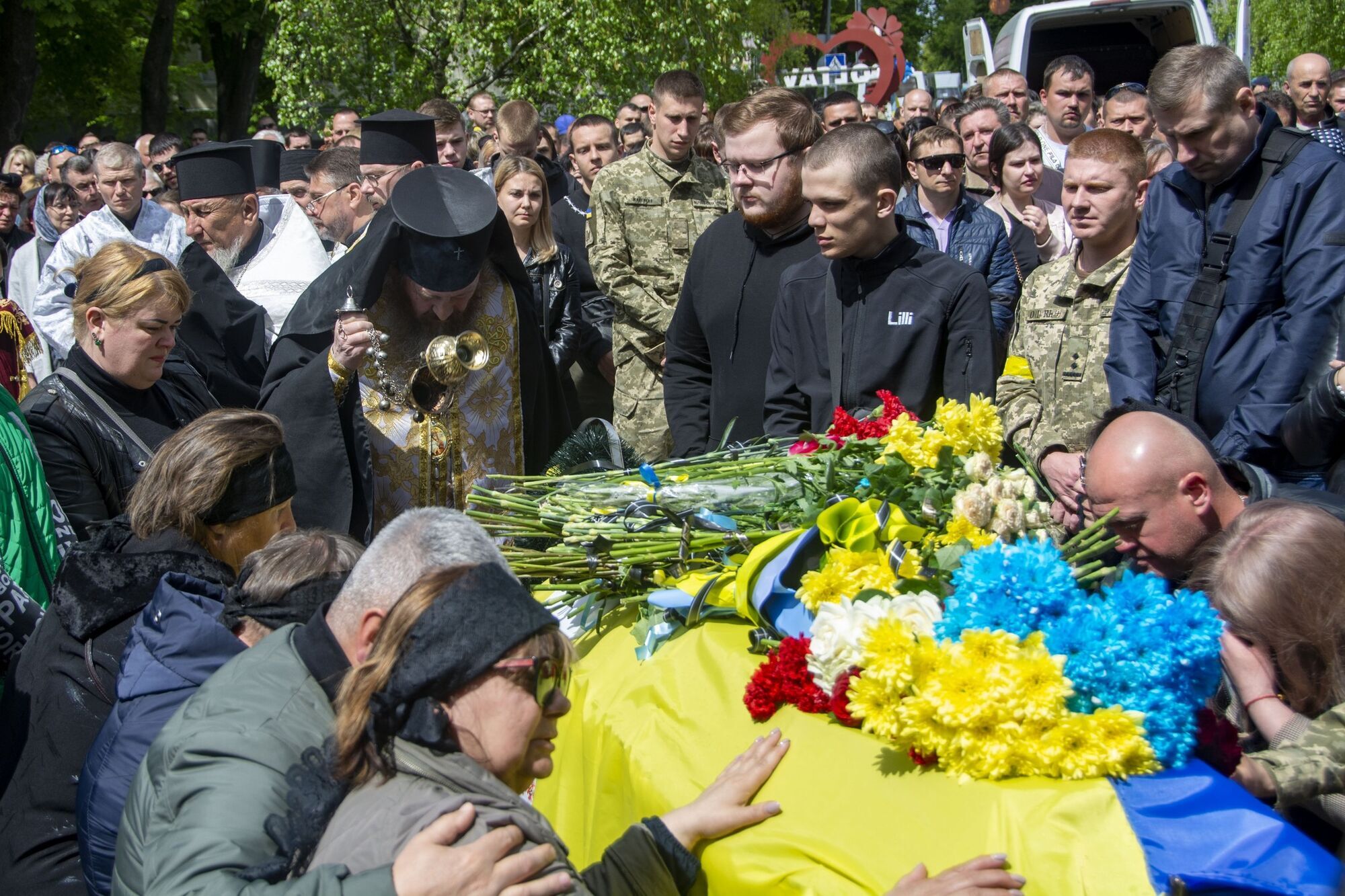 В последний путь их провели утром во вторник