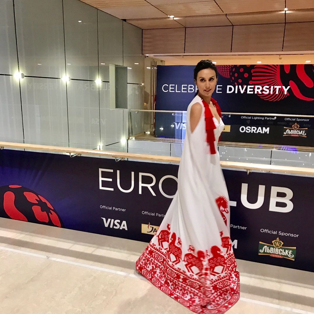 В вишитому вбранні Джамала відкривала Євробачення в Києві
