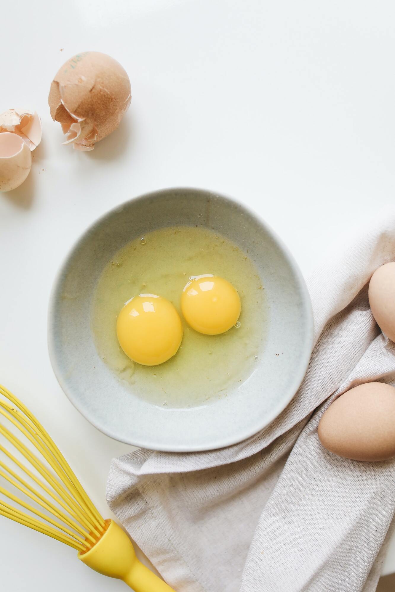 Яйца для приготовления заливки